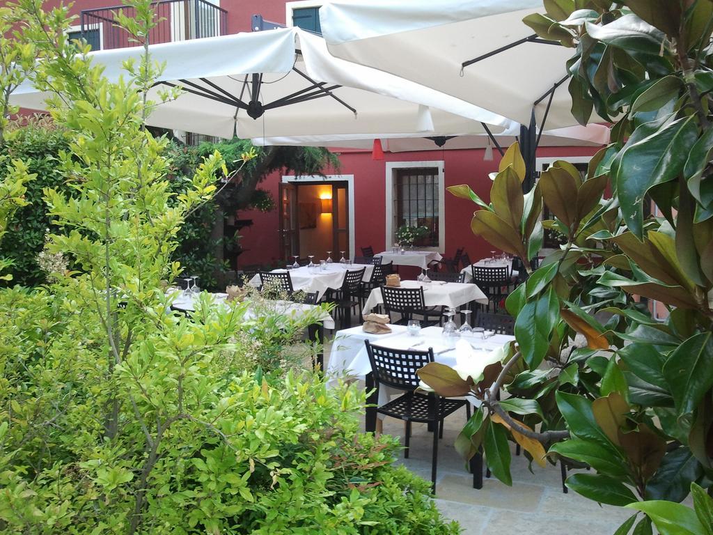 Albergo Croce D'Oro Dolcè 外观 照片
