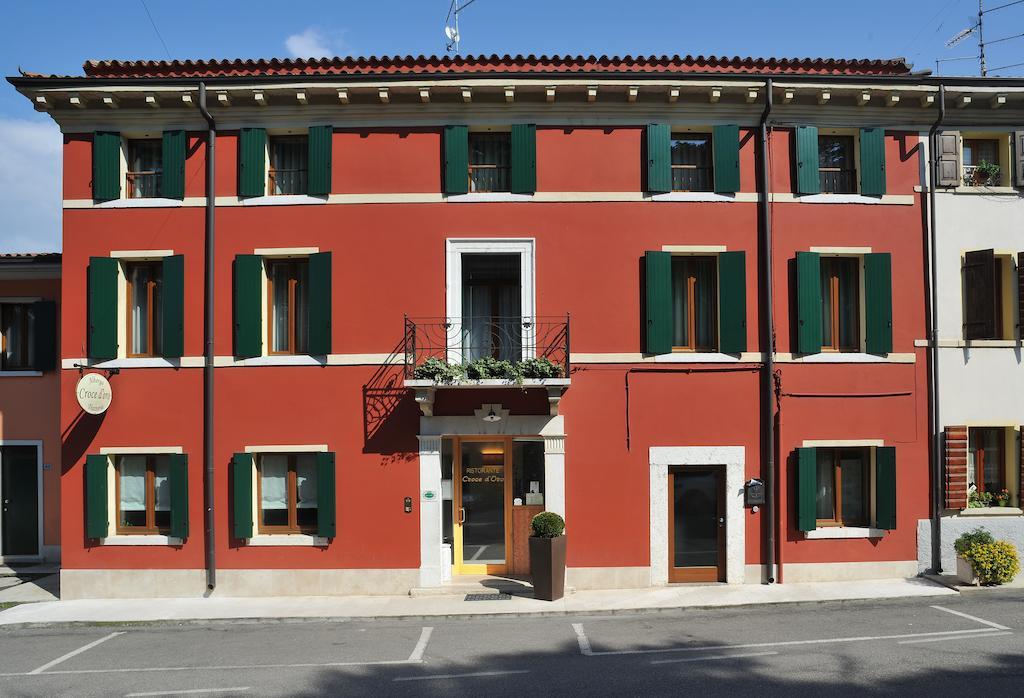 Albergo Croce D'Oro Dolcè 外观 照片